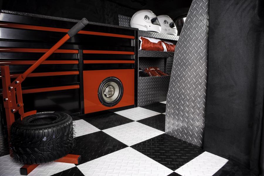  Kia Sedona Ultimate Karting 2014 года  (фото 8 из 9)